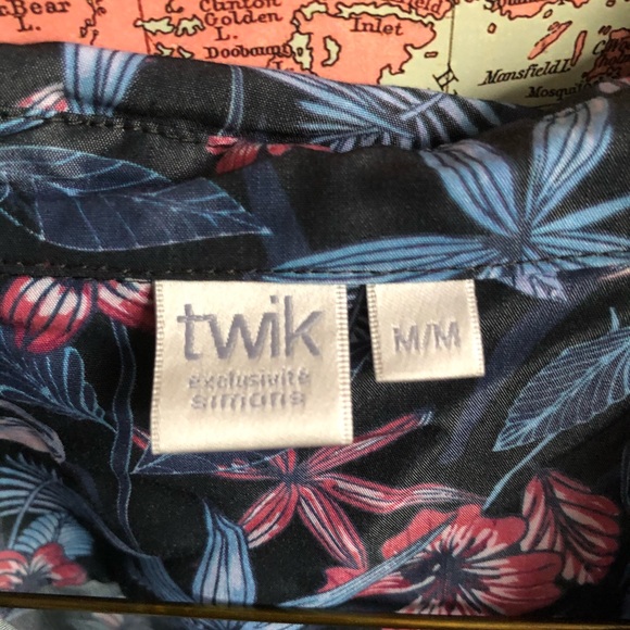 Summer unicorn shirt ☀️🦄 - Picture 3 of 3